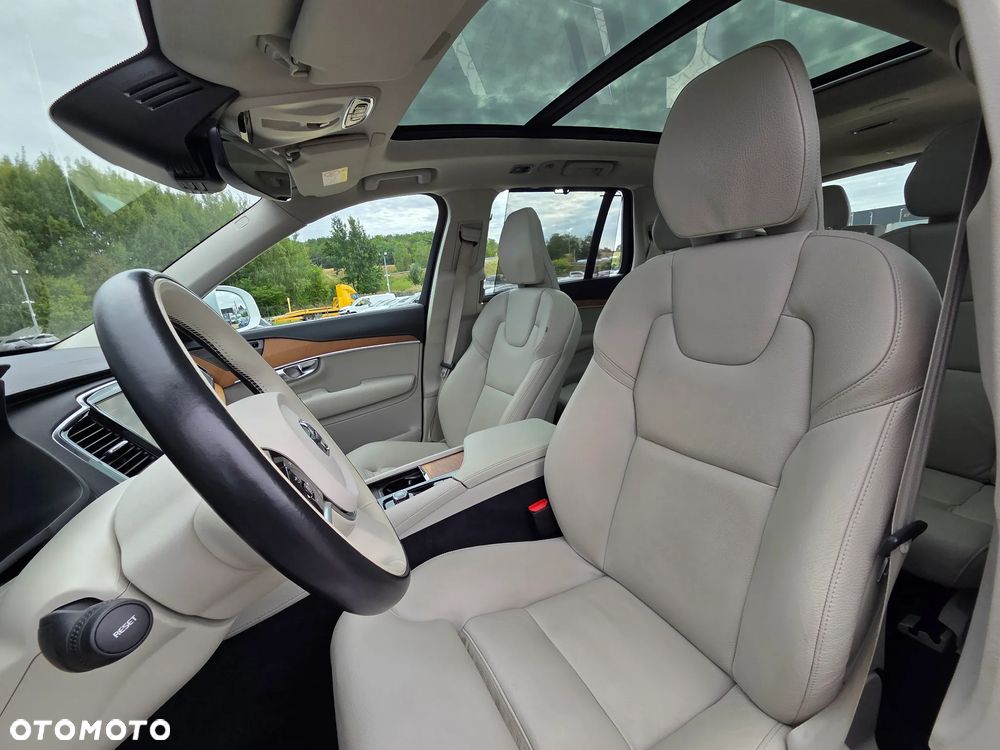 Volvo XC 90 - 26