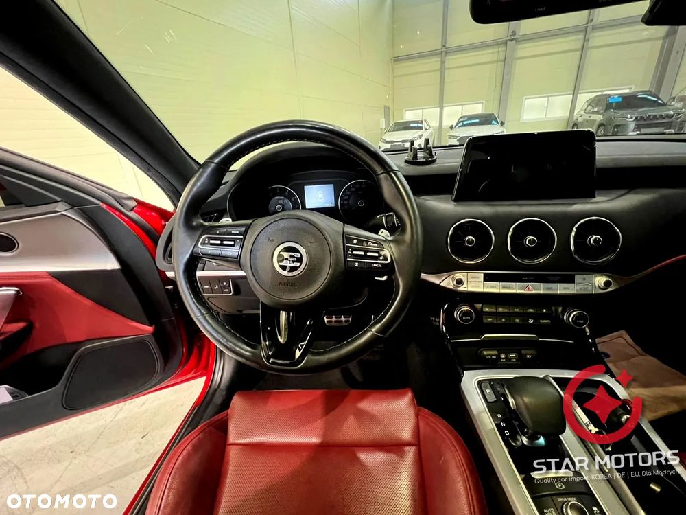 Kia Stinger - 12