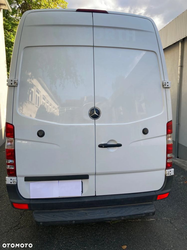 Mercedes-Benz Sprinter - 2