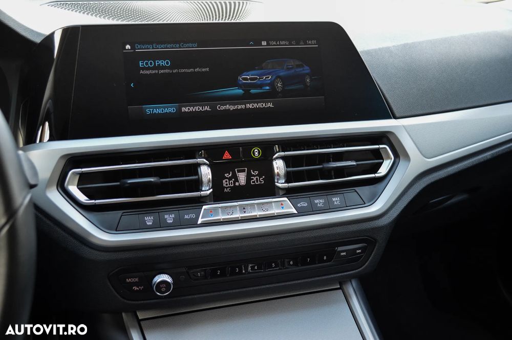 BMW Seria 3 320i Aut. Luxury Line - 23