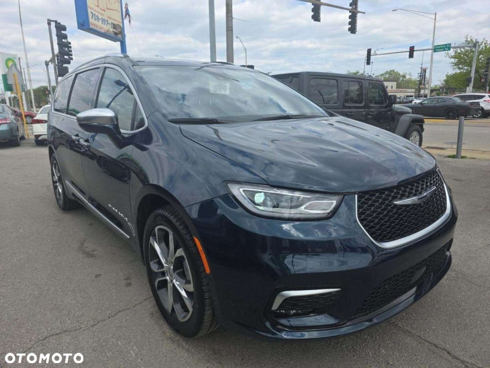 Chrysler Pacifica - 5