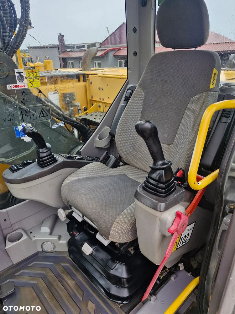 Volvo ECR235C - 5