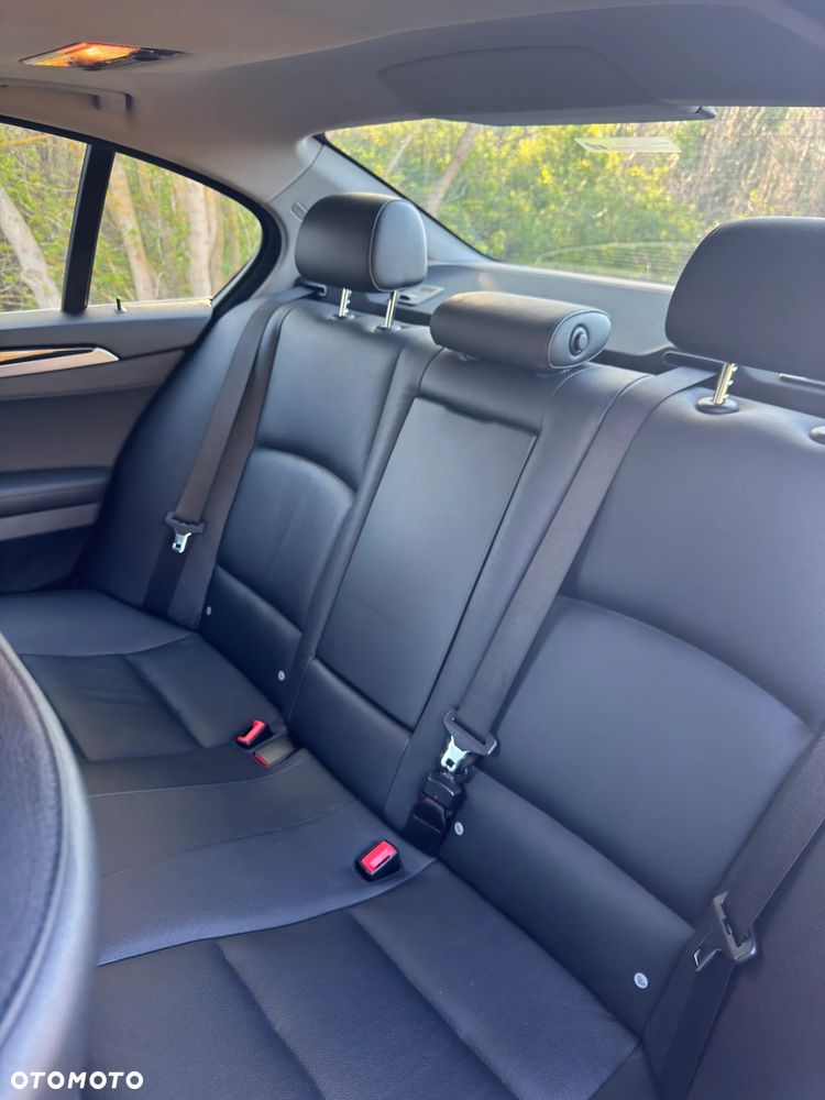 BMW Seria 5 520d - 12