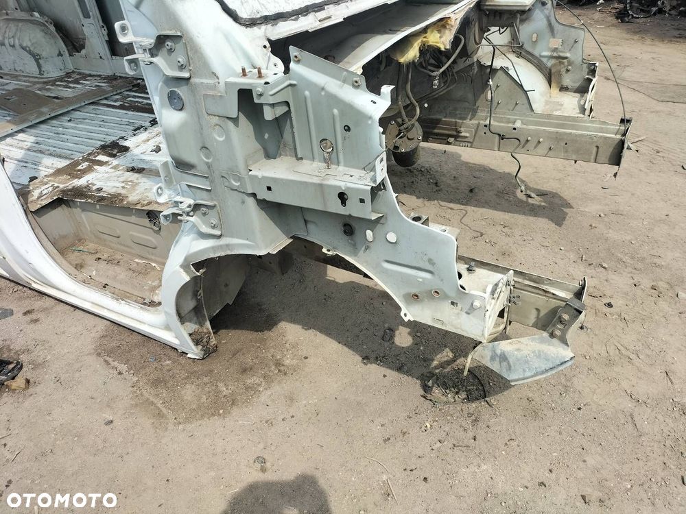 ĆWIARTKA PODŁUŻNICA PRAWY PRZÓD RENAULT MASTER III - 2