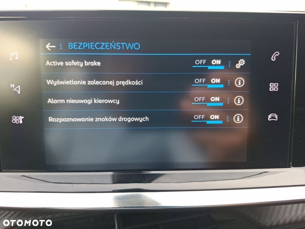 Peugeot 2008 1.2 PureTech Allure S&S EAT8 - 25