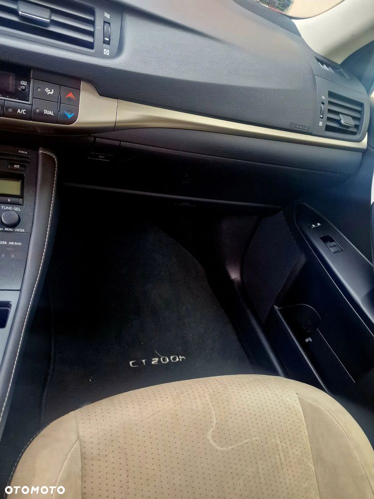 Lexus CT - 19