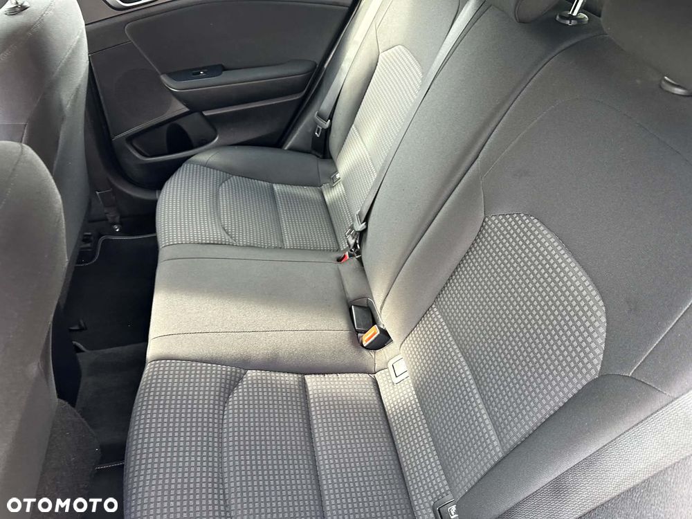 Kia Ceed 1.4 L - 13