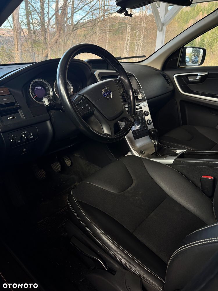 Volvo XC 60 D3 Momentum - 6