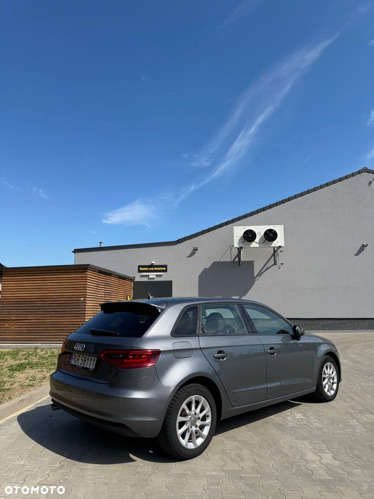 Audi A3 Sportback 1.6 TDI S tronic - 3