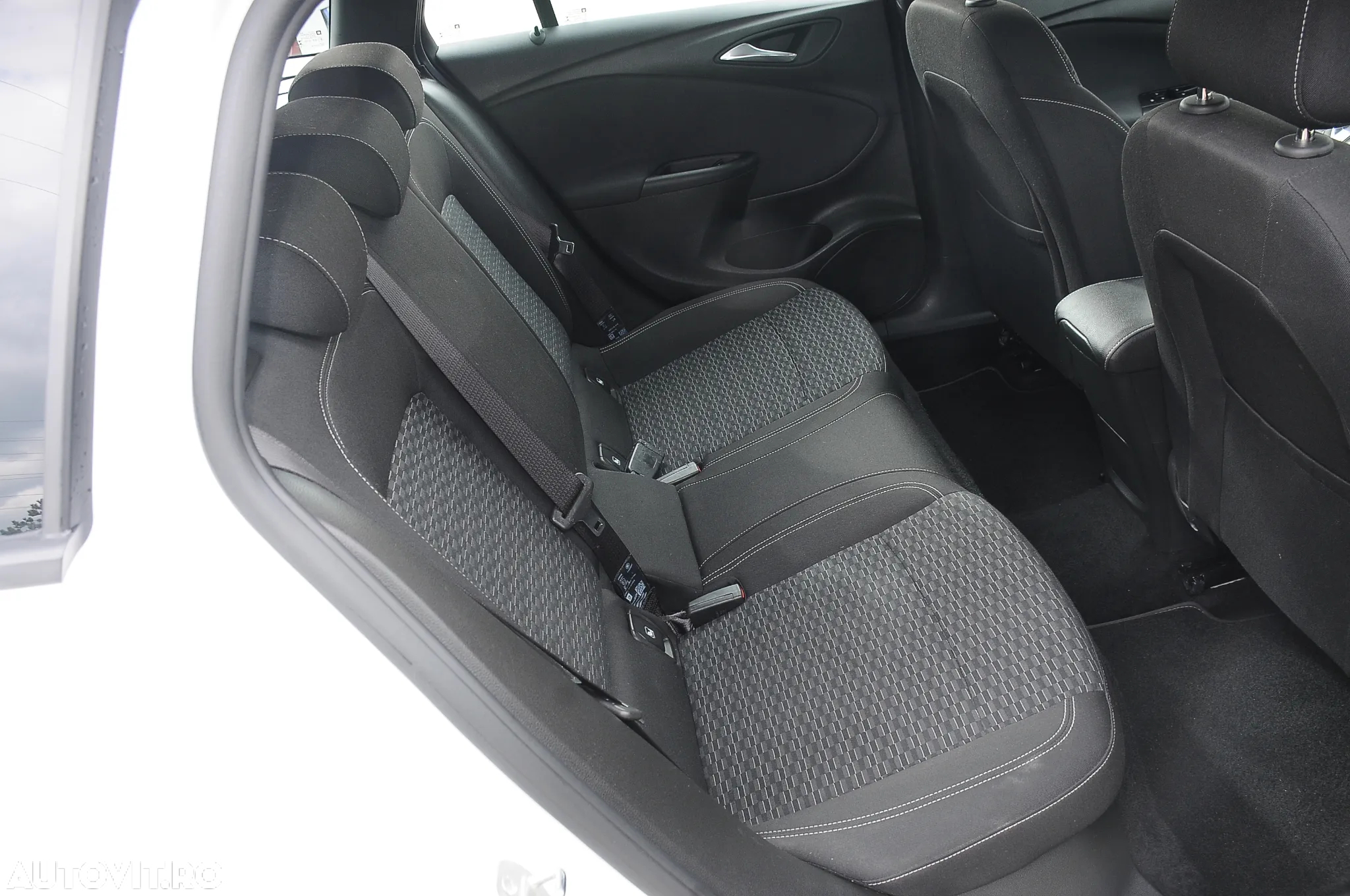 Opel Astra 1.6 D (CDTI) Sports Tourer Edition - 8