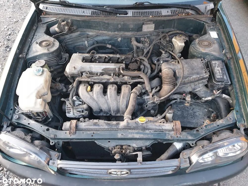 TOYOTA COROLLA 1,4 benzyna - 2000r- cały na części - 5