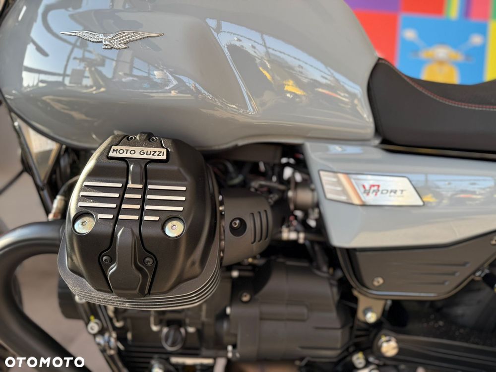 Moto Guzzi V7 - 12