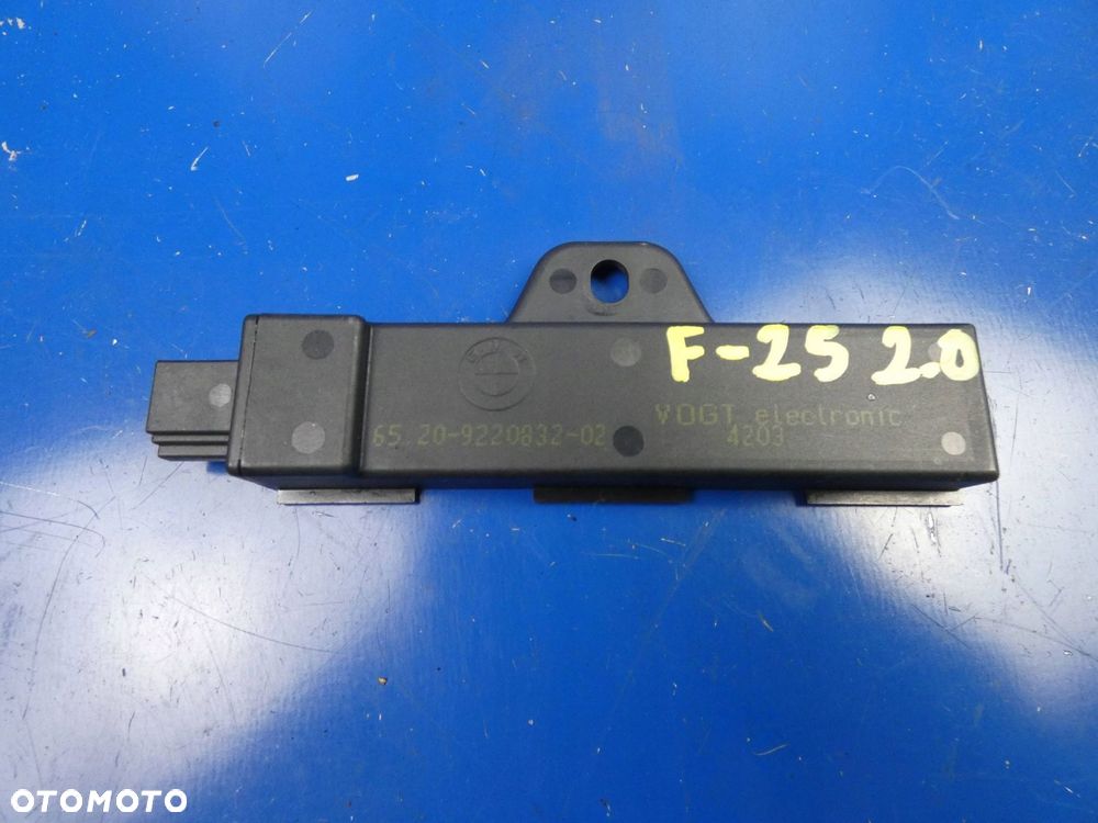BMW X3 F25 X4 F26 WZMACNIACZ ANTENY - 1