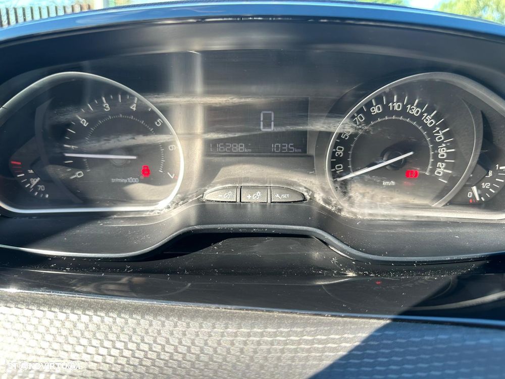 Peugeot 208 1.2 PureTech Style - 14