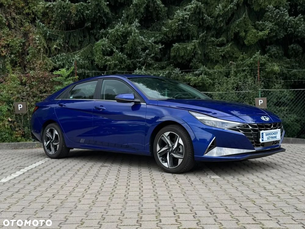 Hyundai Elantra 1.6 Executive CVT - 3