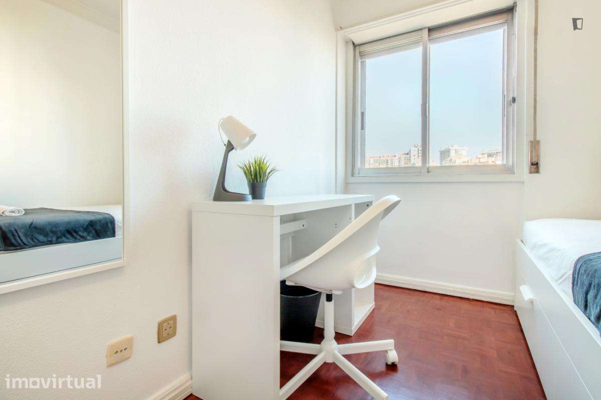 Quarto - localizado em Benfica Lisbon - Grande imagem: 3/13