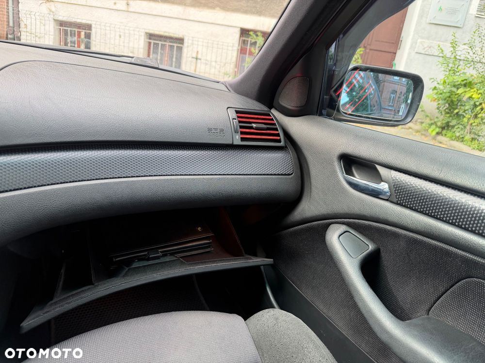 BMW Seria 3 318i - 12