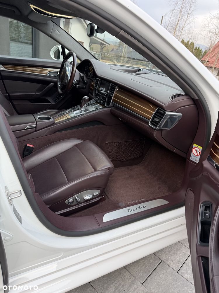 Porsche Panamera - 8