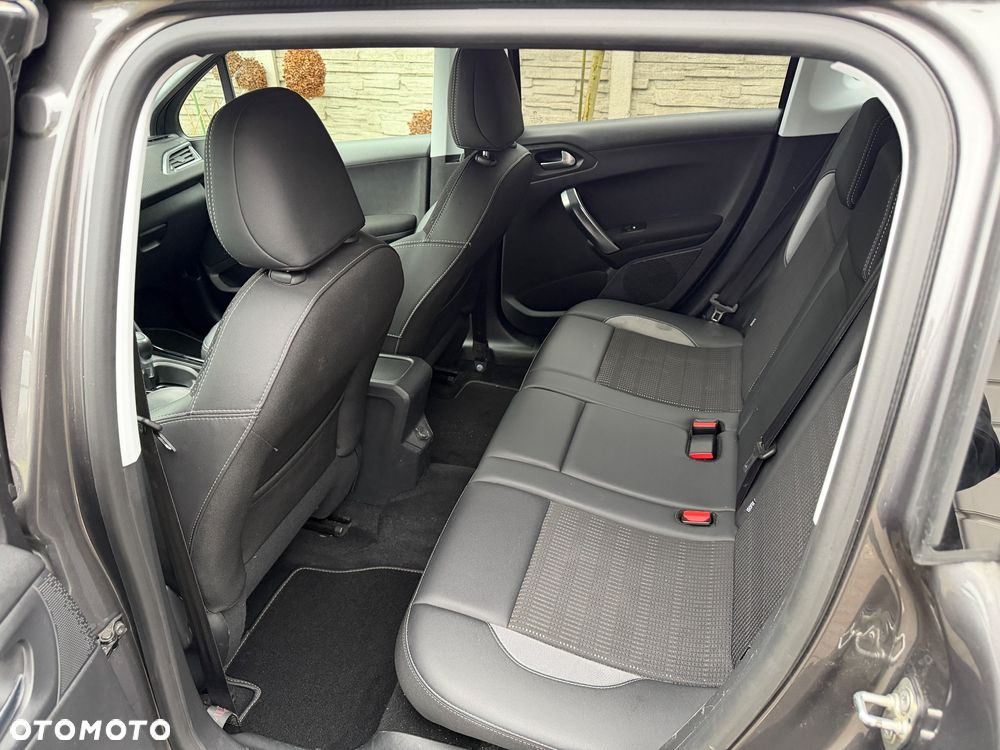 Peugeot 2008 PureTech 110 GPF Stop&Start EAT6 Allure - 21