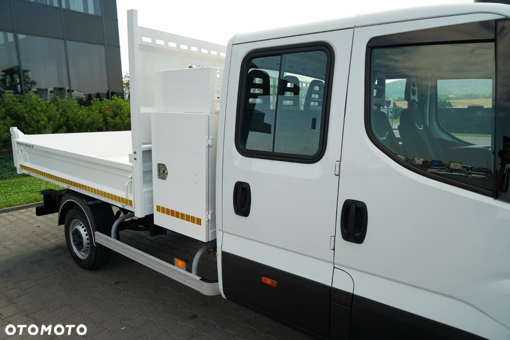 Iveco DAILY 35-140 / WYWROTKA ALUMINIOWA / BRYGADÓWKA 6 MIEJSC / BLIŹNIAK / MANUAL / SPROWADZONA / EURO 6 - 21
