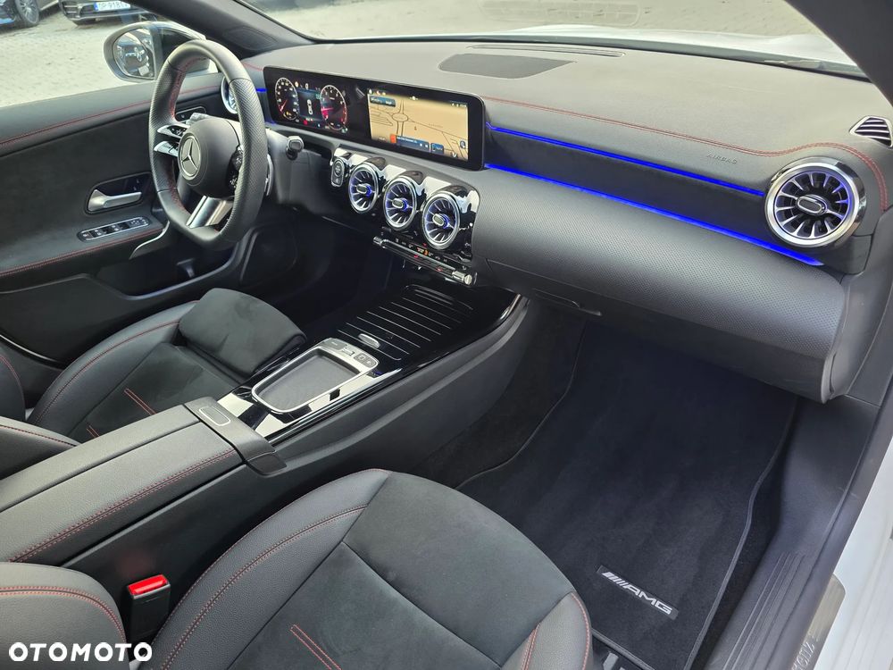 Mercedes-Benz CLA 200 mHEV AMG Line 7G-DCT - 13
