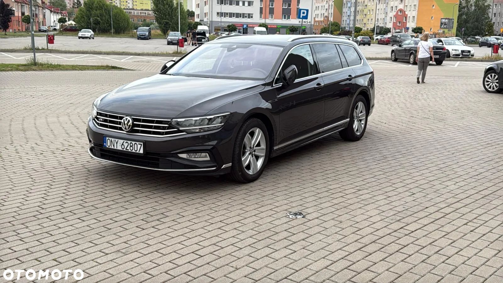 Volkswagen Passat - 1
