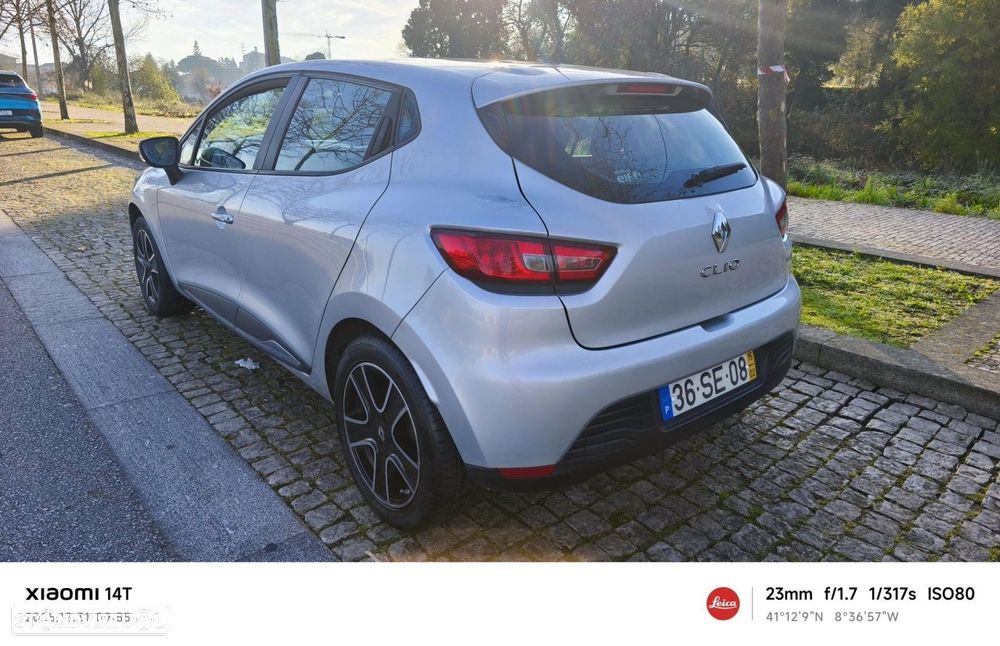 Renault Clio 1.2 16V 75 Collection - 4