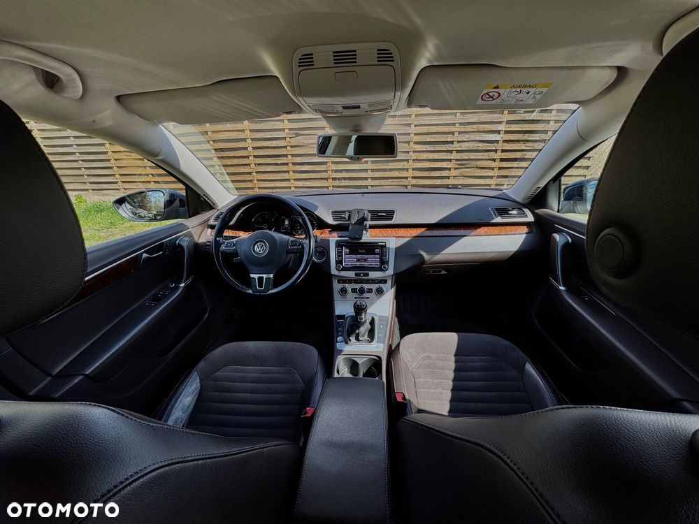 Volkswagen Passat 2.0 TDI Highline - 10
