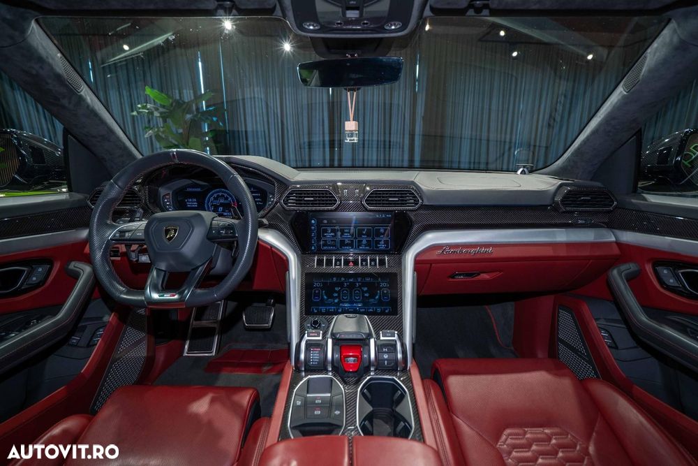 Lamborghini URUS - 34