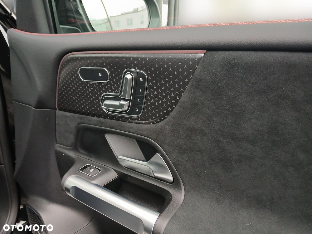 Mercedes-Benz GLB 220 d 4-Matic AMG Line 8G-DCT - 19