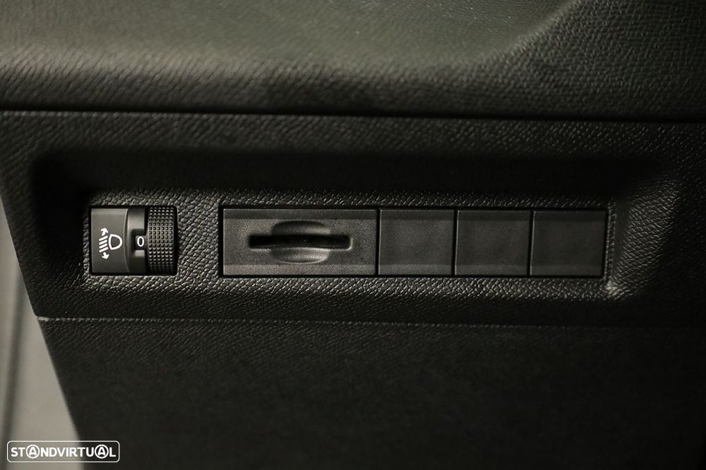 Peugeot 308 1.2 PureTech Allure EAT8 - 19