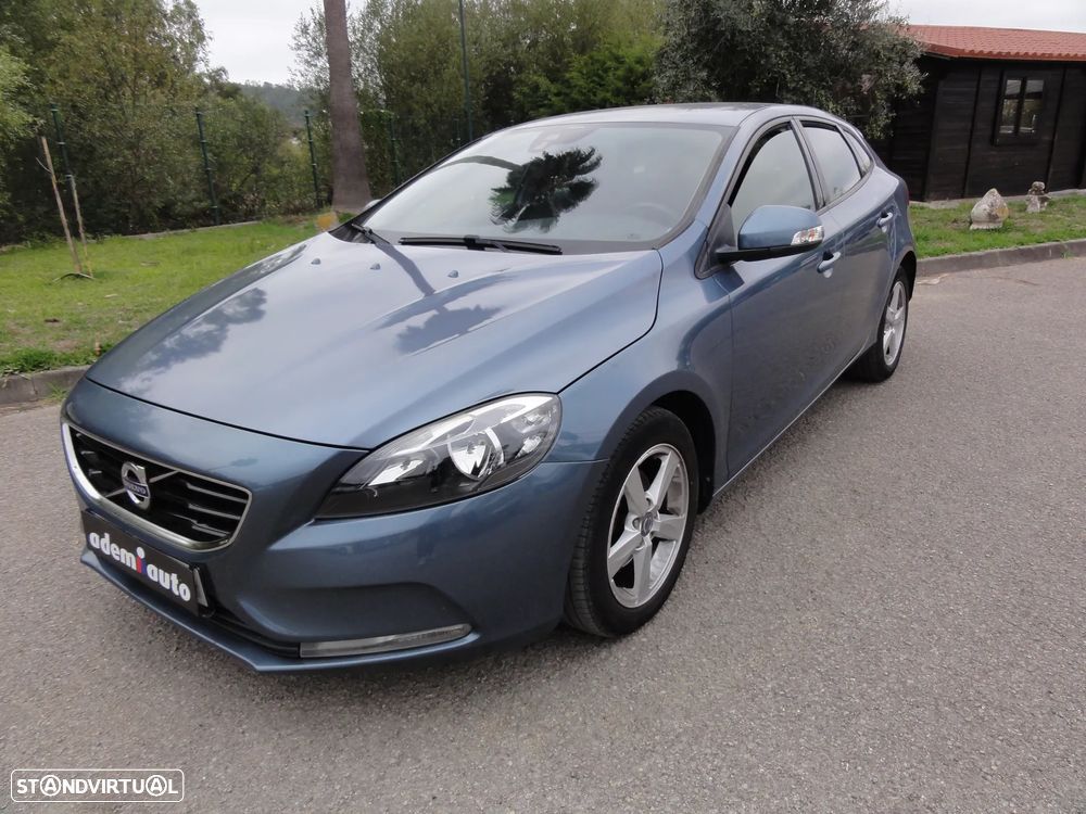 Volvo V40 D2 Momentum - 2