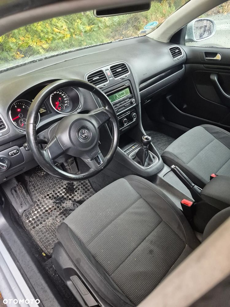 Volkswagen Golf - 6