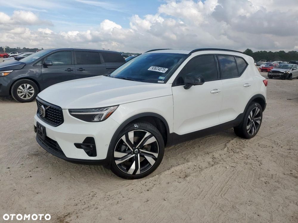 Volvo XC 40 - 1