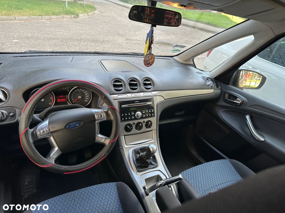 Ford Galaxy 1.8 TDCi Ambiente - 3