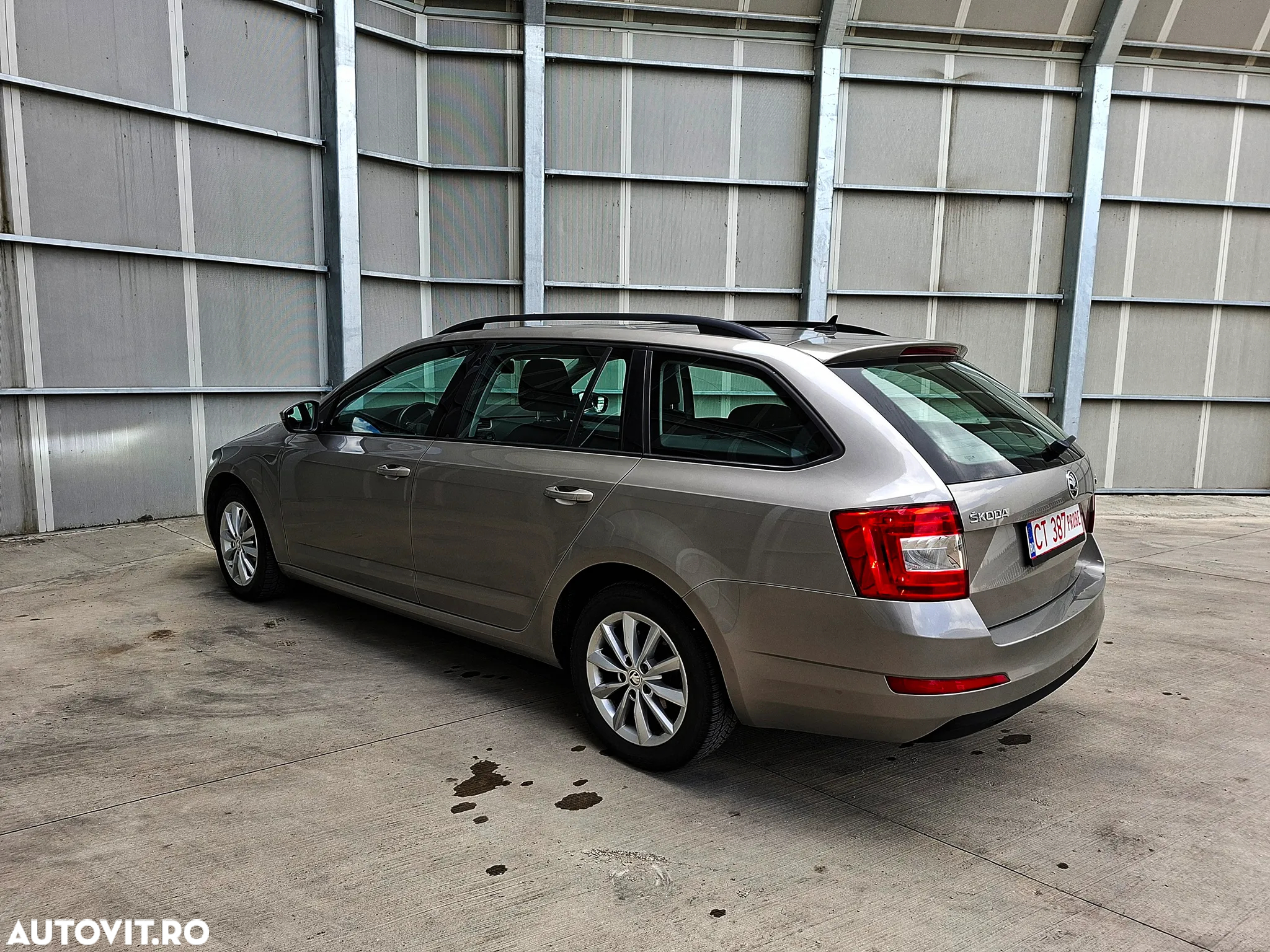 Skoda Octavia 1.6 TDI DSG Style - 11