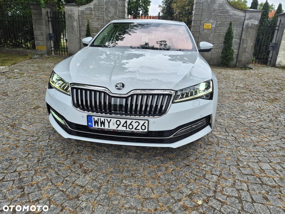 Skoda Superb 2.0 TDI SCR 4x4 L&K DSG - 11
