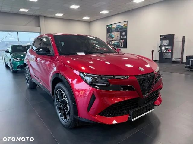 Alfa Romeo Junior 1.2 mHEV Ibrida Q4 eDCT - 4