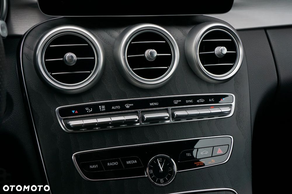 Mercedes-Benz Klasa C 200 4MATIC 9G-TRONIC - 26