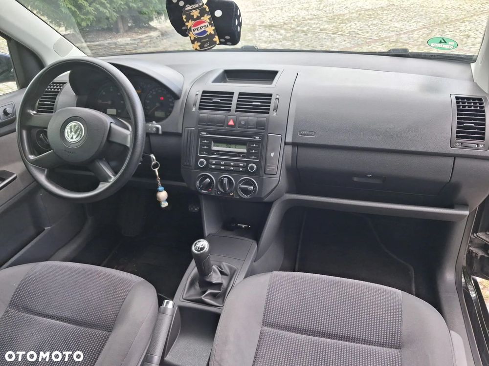 Volkswagen Polo - 2