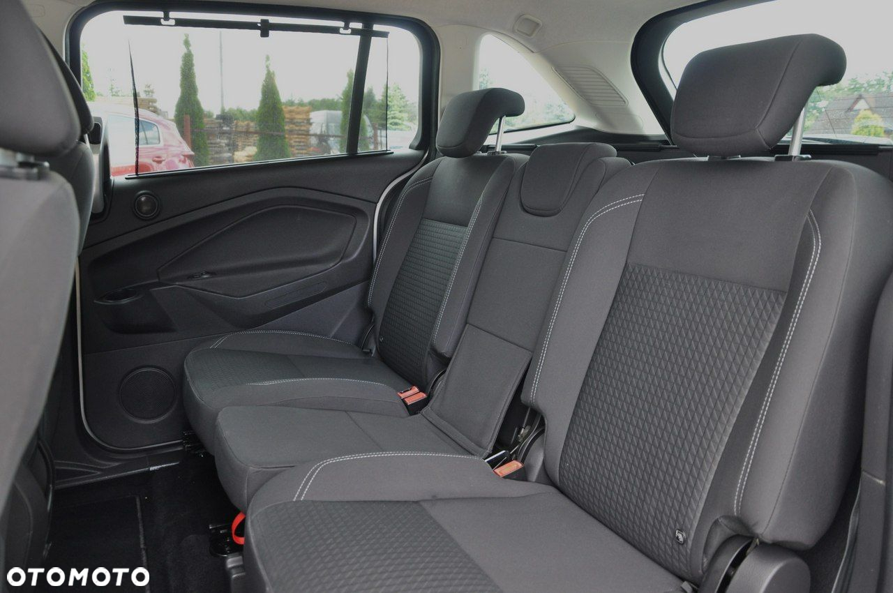 Ford Grand C-MAX - 13