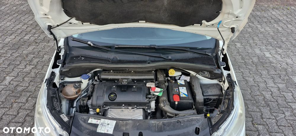 Peugeot 2008 - 6