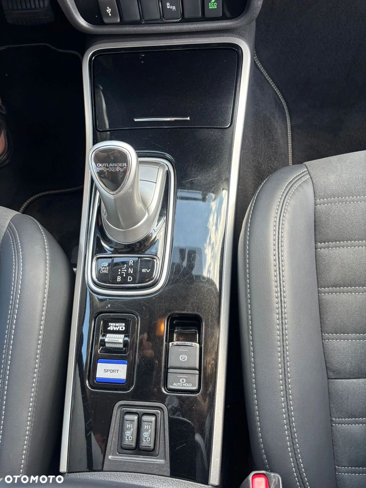 Mitsubishi Outlander PHEV Intense - 10
