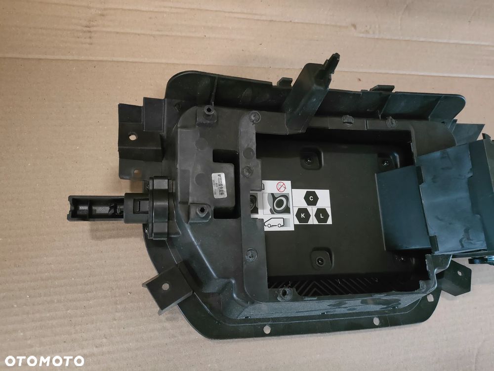 Dacia Spring Elektryk 22- EMBLEMAT ZNACZEK KLAPKA PORTY LADOWANIA - 6