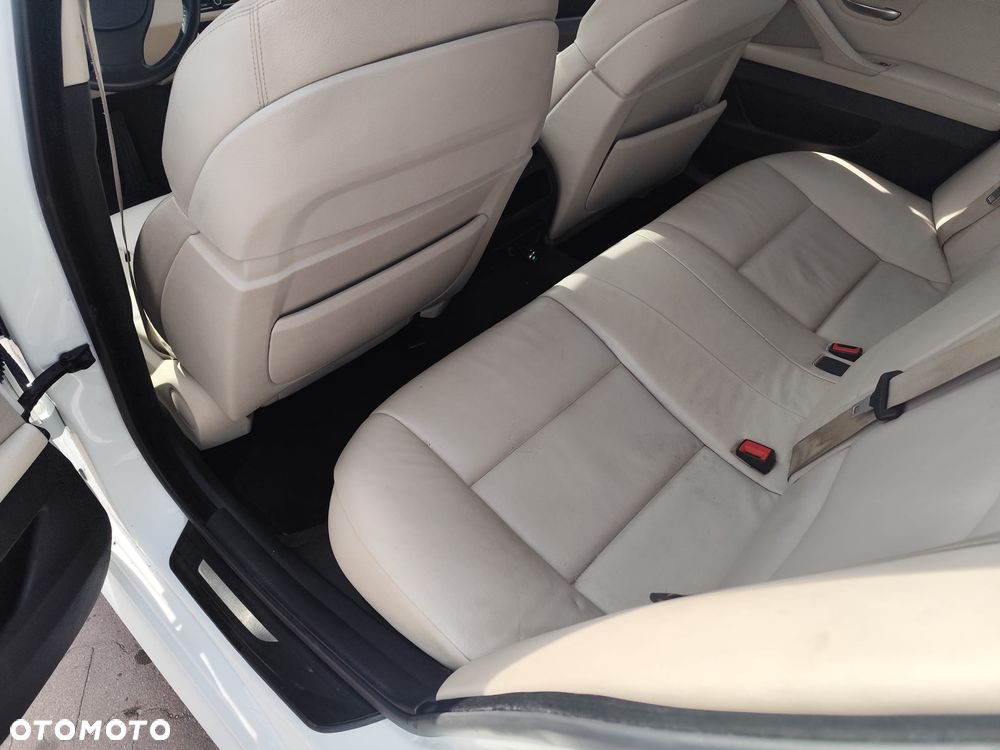 BMW Seria 5 528i - 9