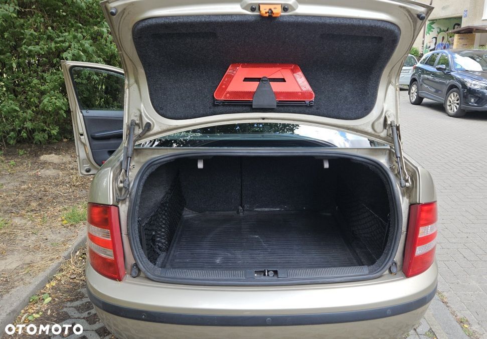 Skoda Fabia 1.4 16V Ambiente - 8