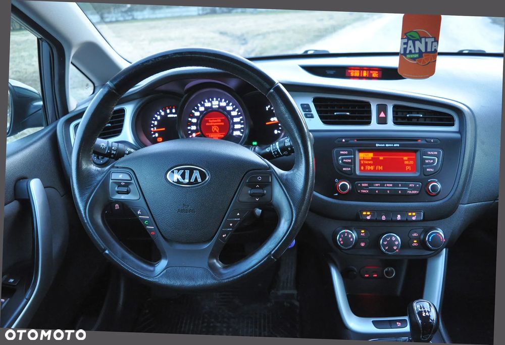 Kia Ceed 1.6 CRDi 128 Spirit - 26