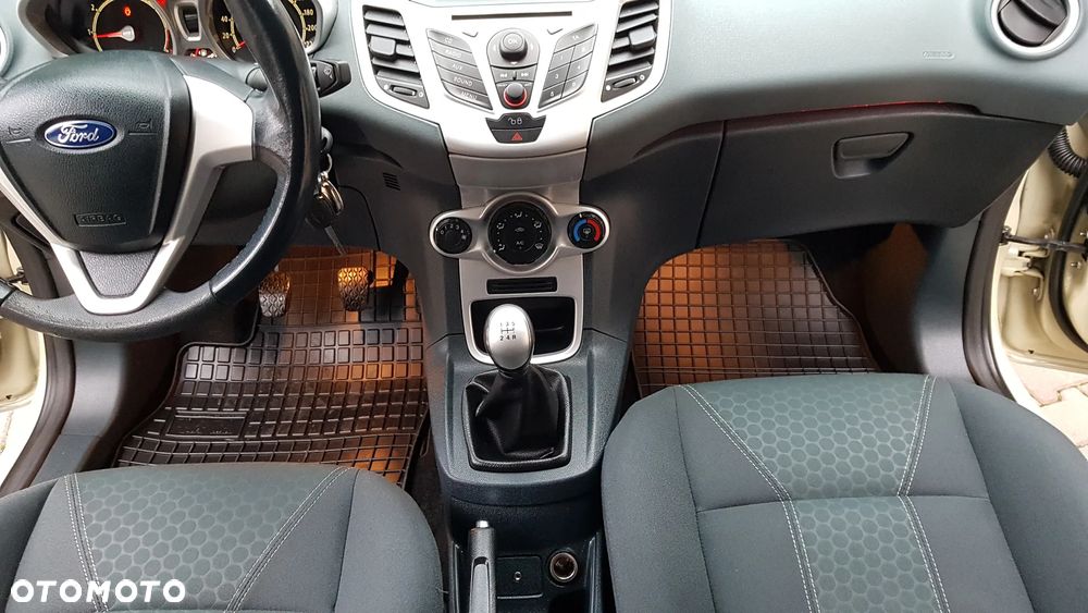 Ford Fiesta 1.25 Titanium - 22