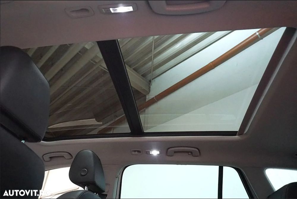 Skoda Superb Combi 2.0 TDI 4x4 DSG Scout - 12