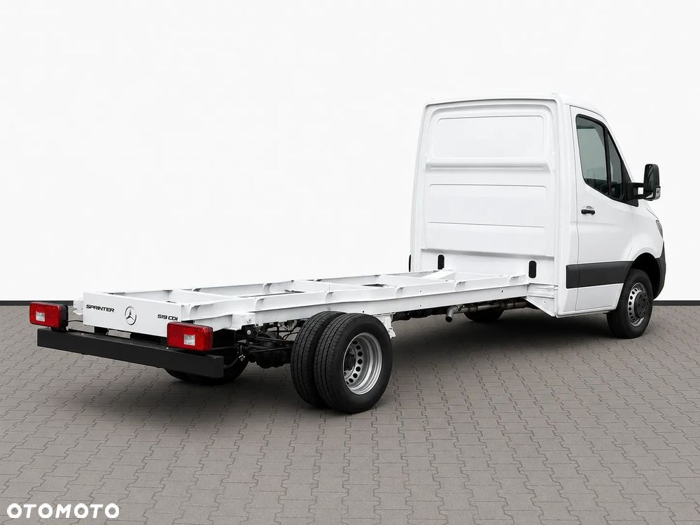 Mercedes-Benz Sprinter - 5